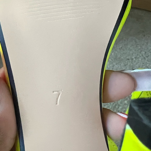 Fashion nova heels, size 7 - Picture 4 of 4